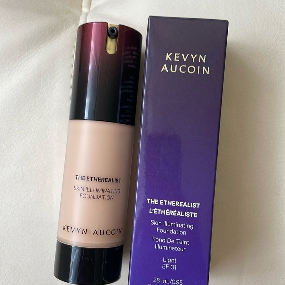 Kevin Aucoin skin illuminating foundation LIGHT EF 01